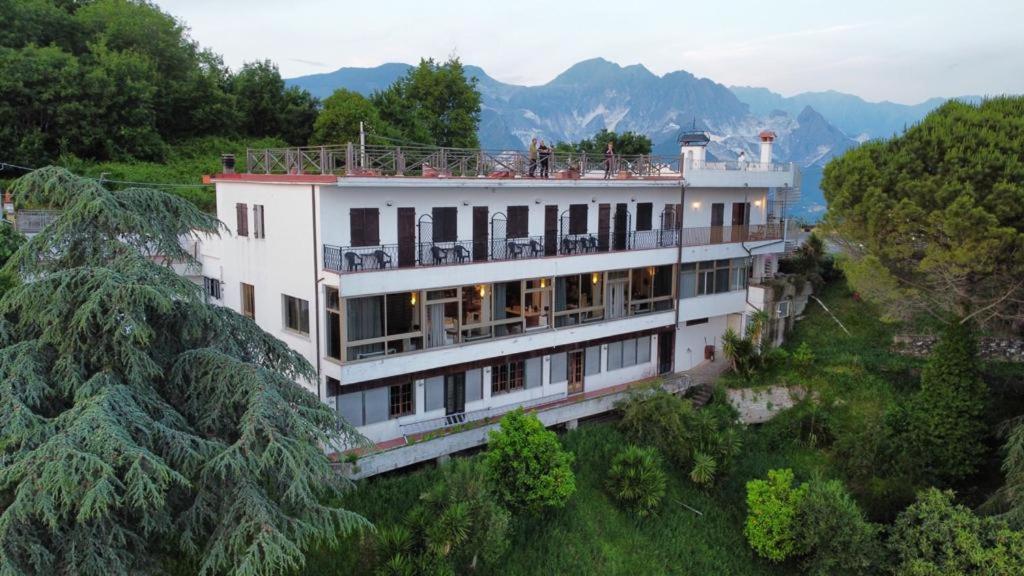 Hotel Ristorante Radar Carrara Kültér fotó