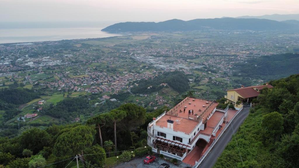 Hotel Ristorante Radar Carrara Kültér fotó