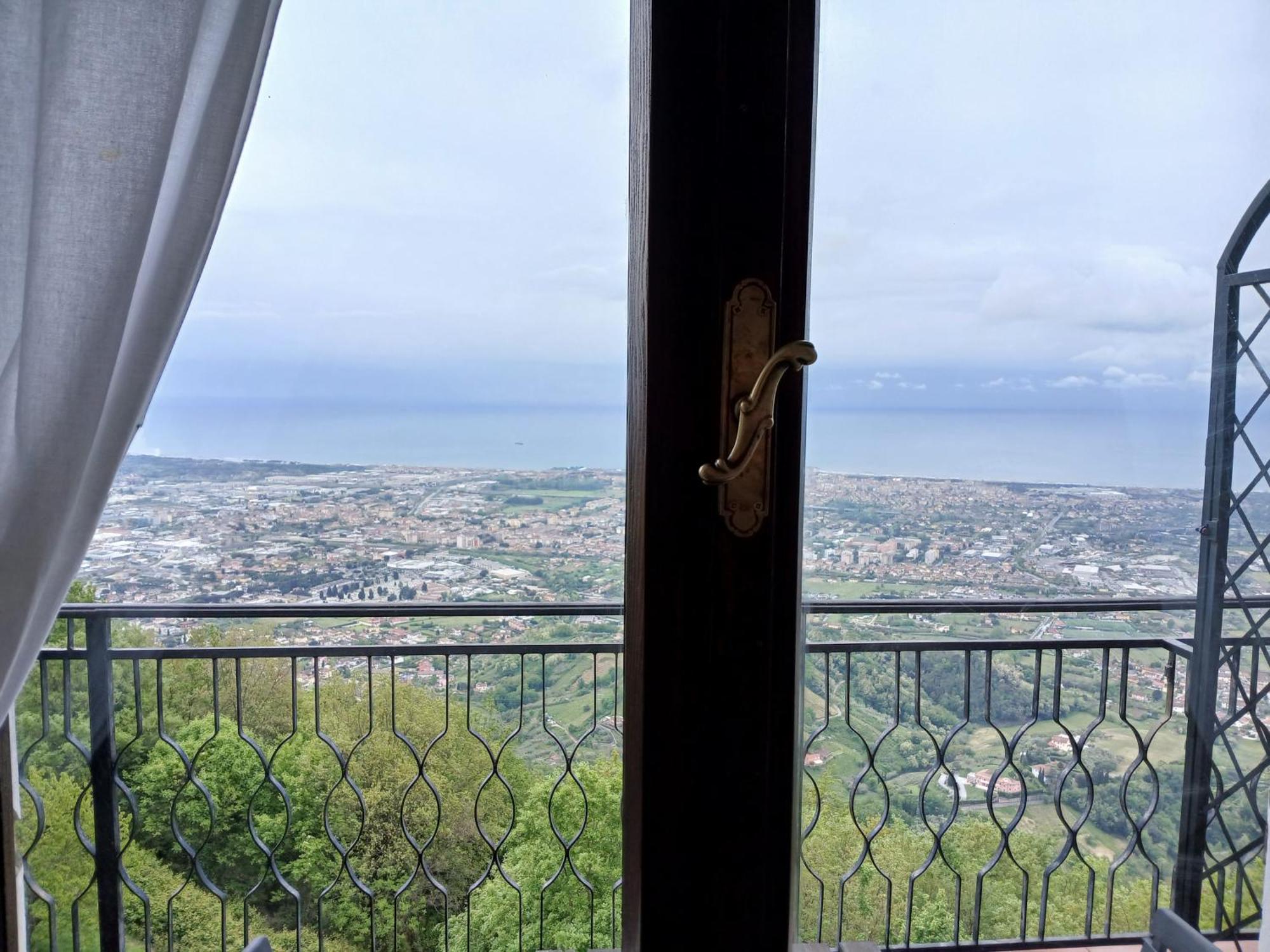 Hotel Ristorante Radar Carrara Kültér fotó