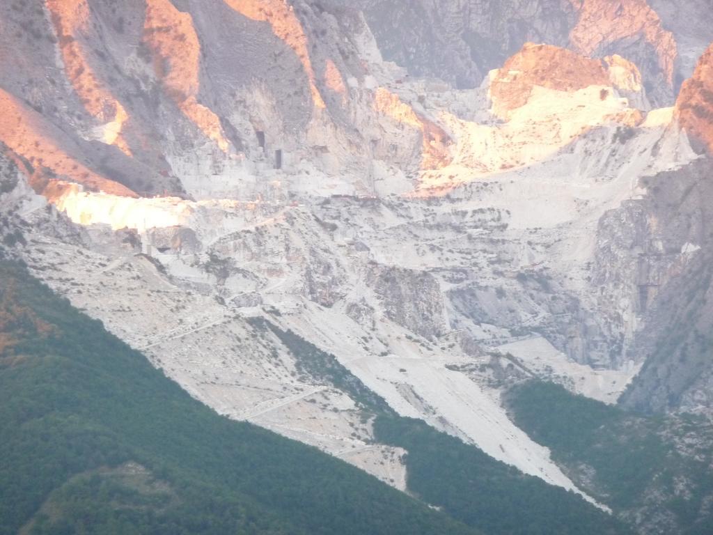 Hotel Ristorante Radar Carrara Kültér fotó