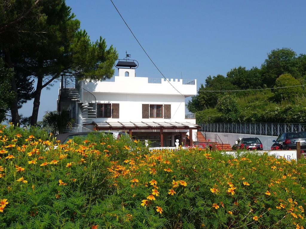 Hotel Ristorante Radar Carrara Kültér fotó