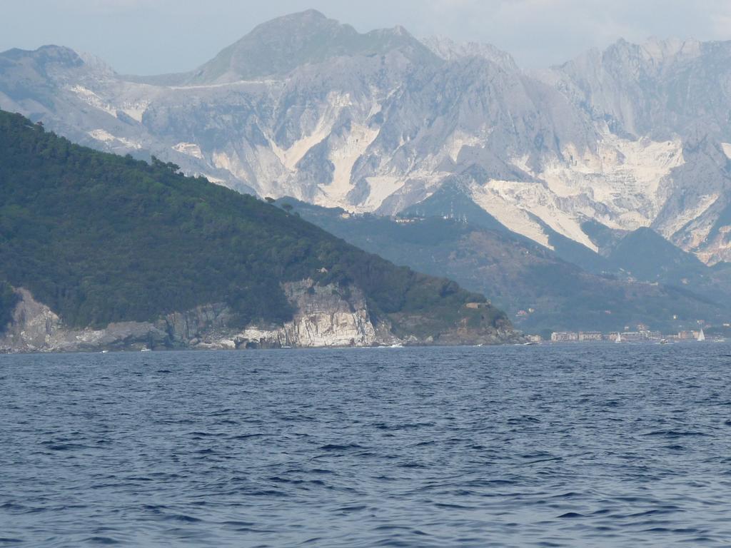 Hotel Ristorante Radar Carrara Kültér fotó